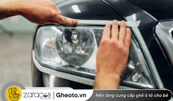 cac-buoc-danh-bong-den-pha-oto