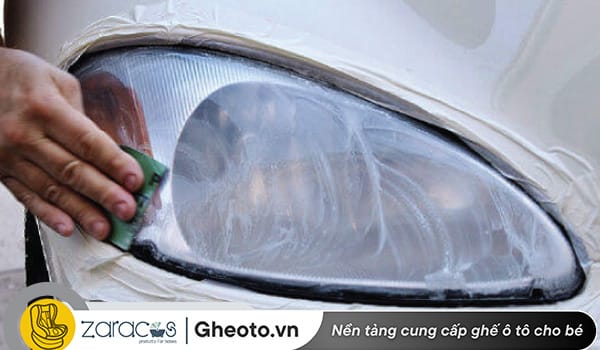 danh-bong-den-oto-bang-baking-soda-don-gian