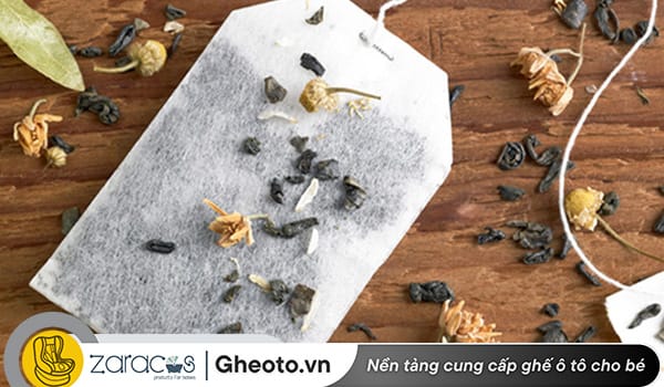 dung-tui-tra-khu-mui-da-va-nhua-tren-oto