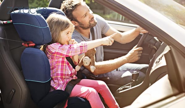 khong-duoc-lap-ghe-tre-em-o-ghe-truoc