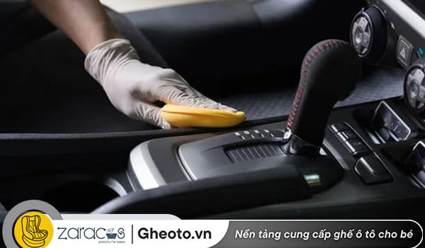 lam-cach-nao-de-khu-mui-hai-san-tren-xe