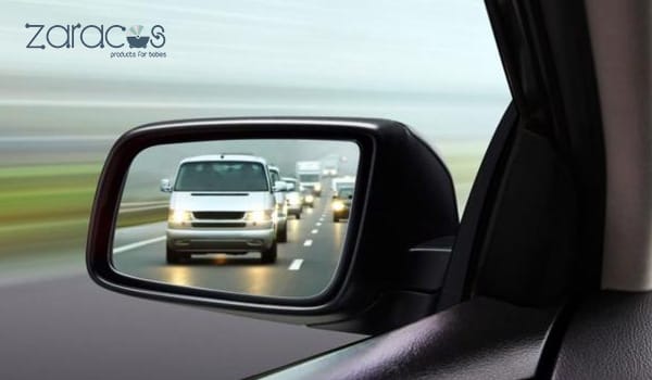 luon-quan-sat-guong-chieu-hau