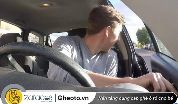 mo-cua-xe-an-toan-phuong-phap-Dutch-Reach