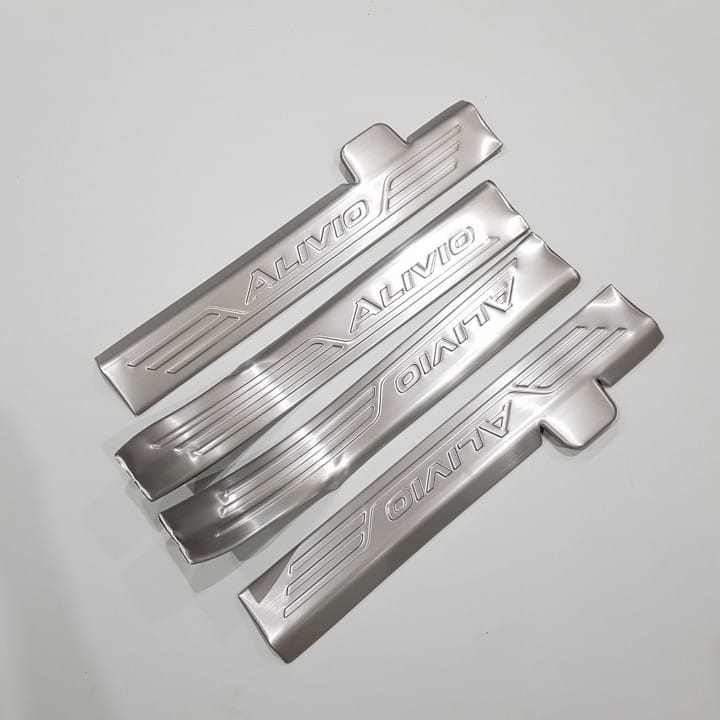 nep-bac-cua-bang-inox