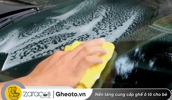 tay-kinh-bi-o-bang-vim