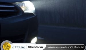 bat-den-suong-mu-khi-lai-xe-dem-troi-mua