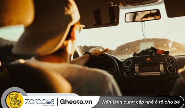 de-co-nguy-co-bi-tai-nan-do-soc-nhiet-tren-xe