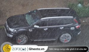 de-xe-oto-ngoai-troi-mua-co-sao-khong