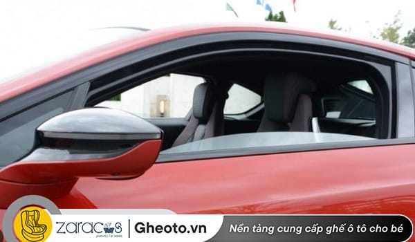 ha-kinh-xe-thoat-nhiet-truoc-khi-bat-dieu-hoa