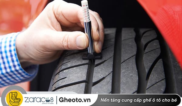 kinh-nghiem-xem-oto-cu-kiem-tra-lop-co-mon-khong