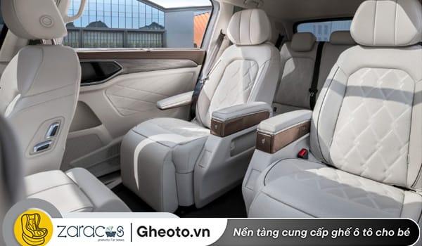 nen-mua-xe-7-cho-gia-dinh-loai-nao