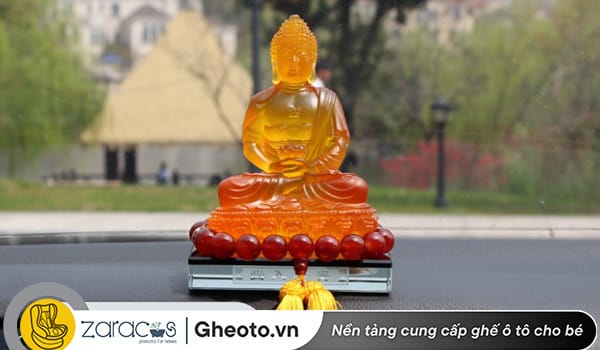 vat-pham-phong-thuy-tren-oto