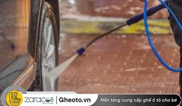 xit-gam-xe-va-he-thong-phanh-sau-khi-di-mua-ve