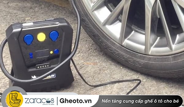 bo-dung-cu-cuu-ho-oto-gom-nhung-gi-bom-lop-mini