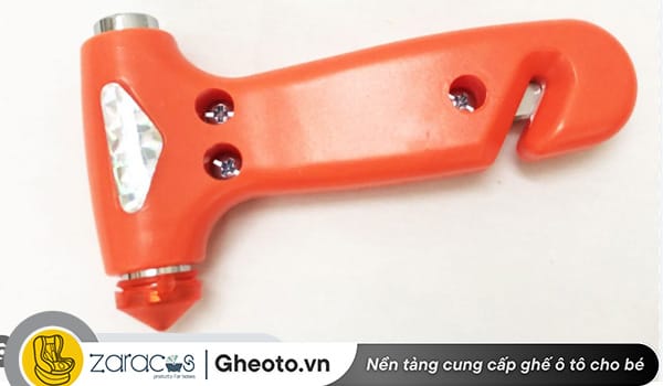 bua-pha-kinh-oto-trong-bo-do-cuu-ho