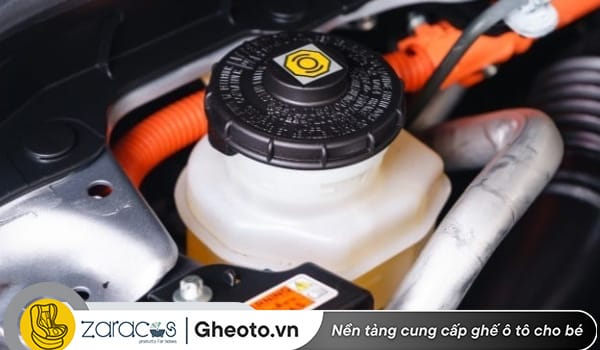 cac-moc-bao-duong-oto-dinh-ky-thay-dau-phanh-moc-5000km