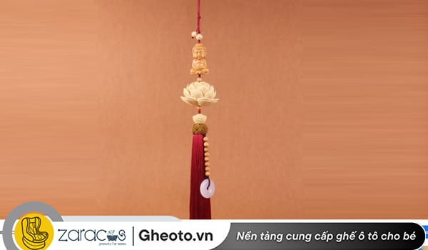 day-treo-phong-thuy-tren-oto-menh-hoa