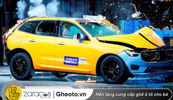 khung-xe-volvo-bao-ve-toi-da-cho-hanh-khach-an-toan