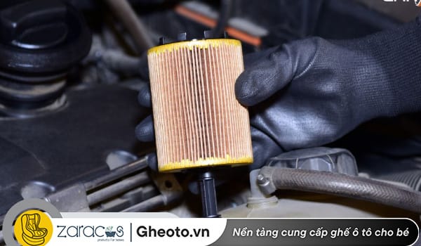 thay-loc-dau-khi-bao-duong-lan-dau-1000km