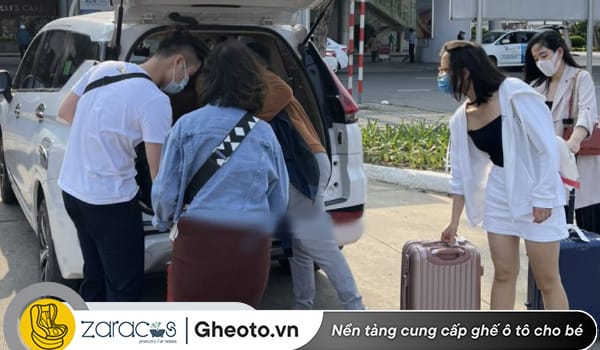 xe-fortuner-cho-duoc-bao-nhieu-nguoi-1