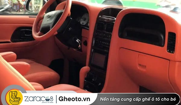 co-nen-doi-mau-noi-that-oto-khong