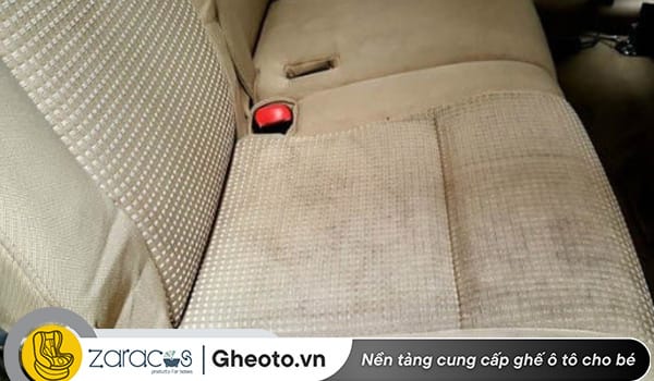 ghe-oto-bi-moc-do-dau