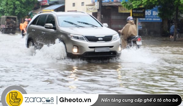 luu-y-khi-di-qua-duong-ngap-de-tranh-thuy-kich