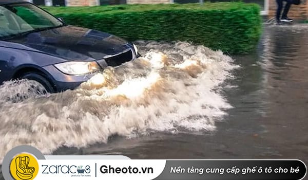 xe-bi-thuy-kich-co-di-duoc-khong