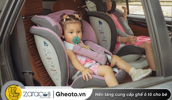 su-dung-ghe-phu-hop-cho-tre-khi-di-oto